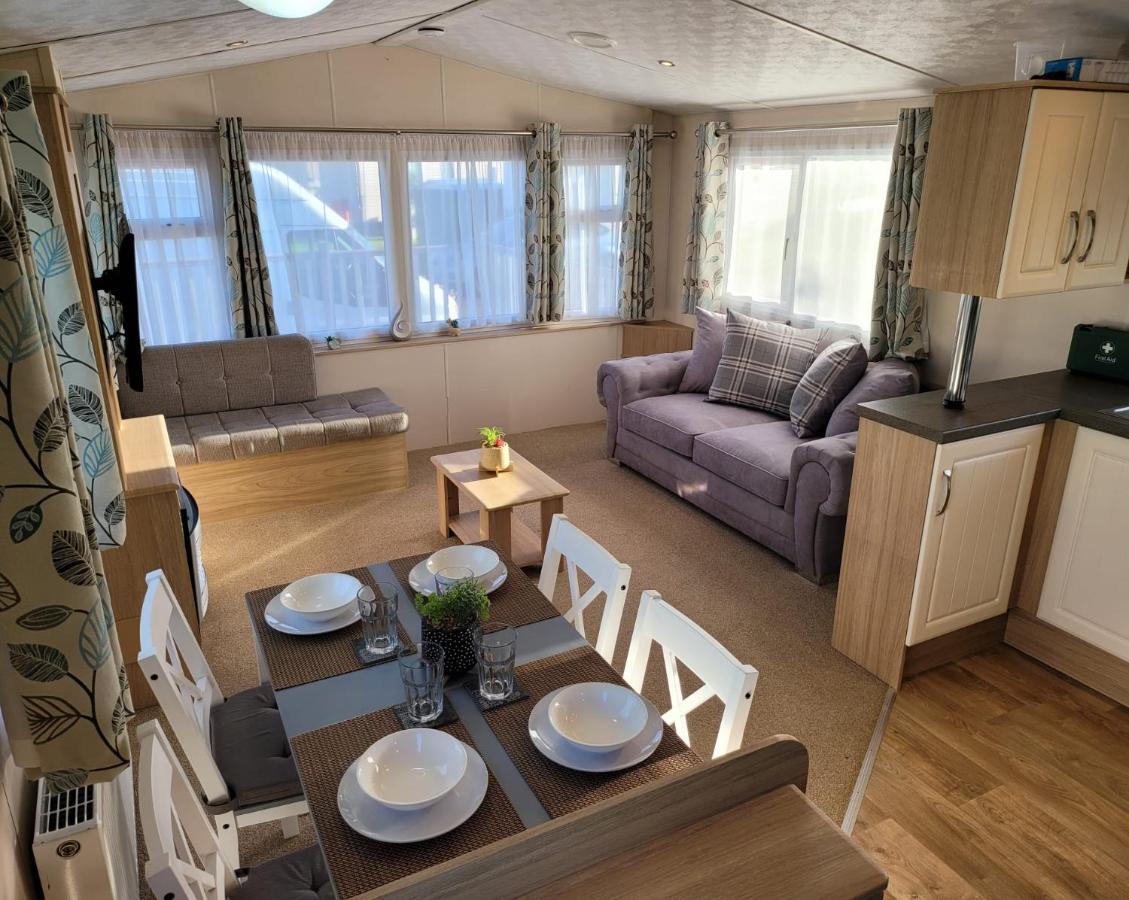 Vila Lovely Static Caravan At Billing Aquadrome Northampton Exteriér fotografie