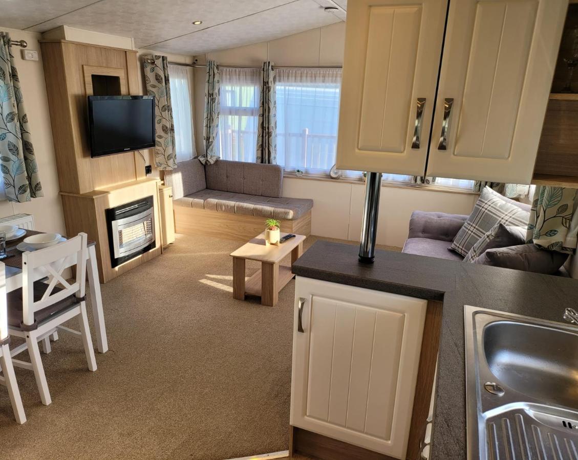 Vila Lovely Static Caravan At Billing Aquadrome Northampton Exteriér fotografie